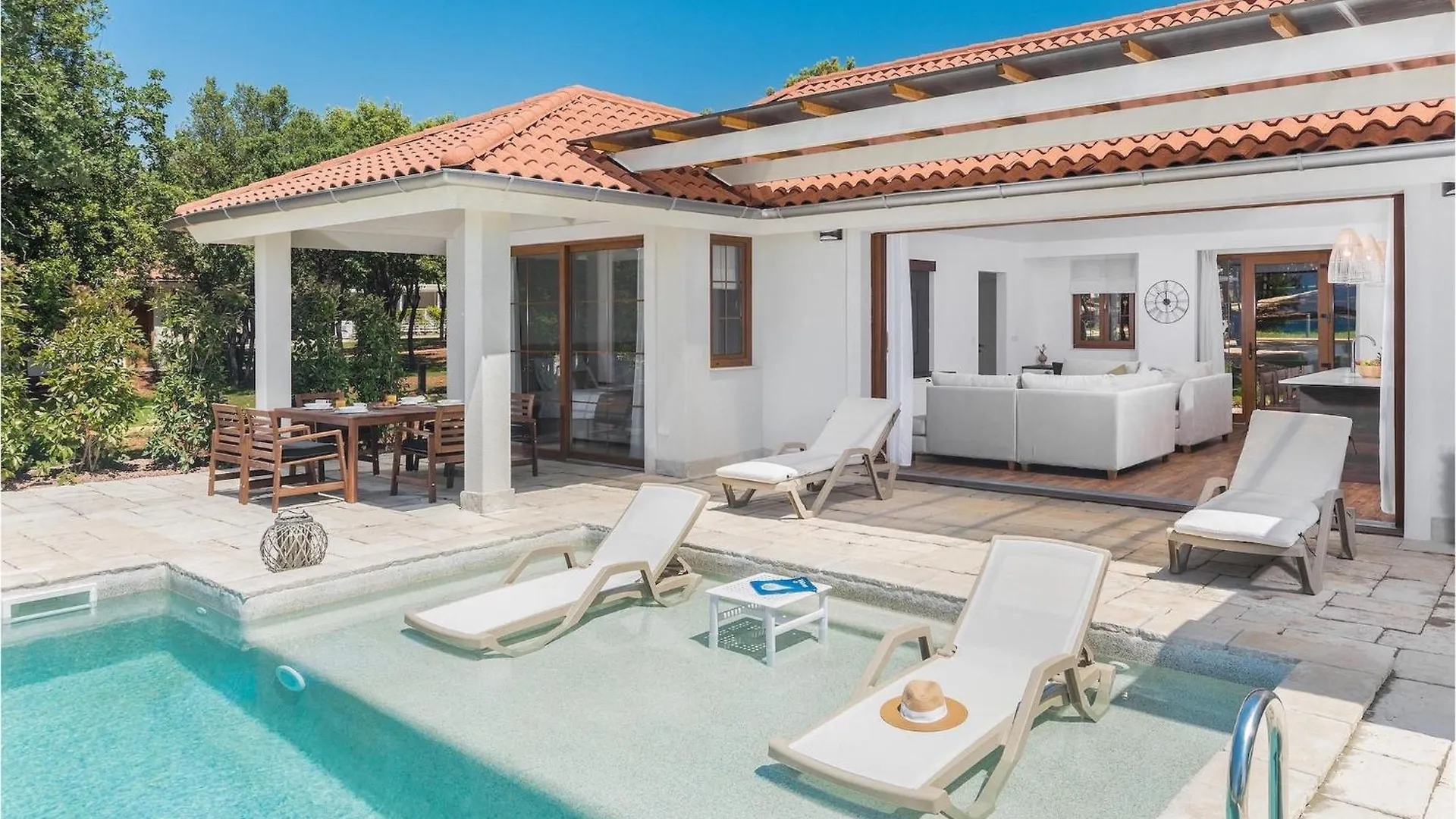 Luxury Beach Villas Porto Bus Pula 0*,